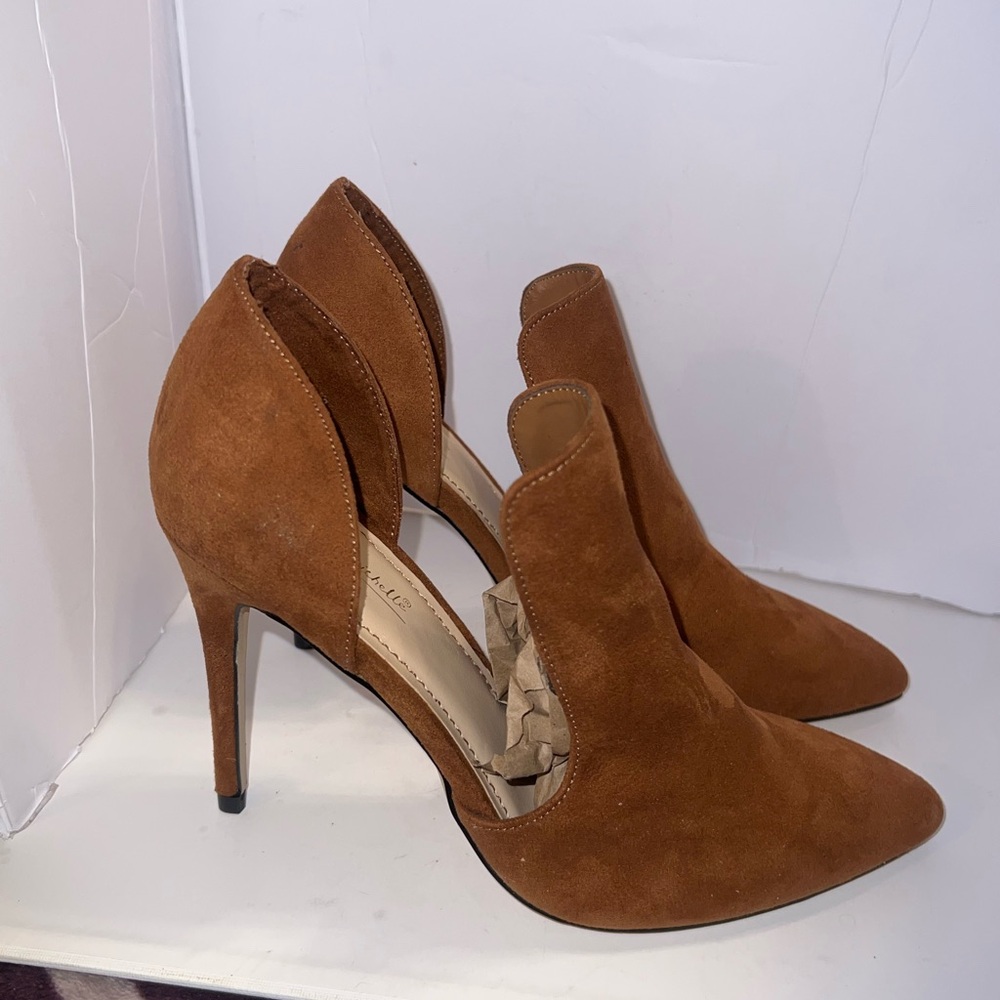 Anne Michelle Tan Suede Heels